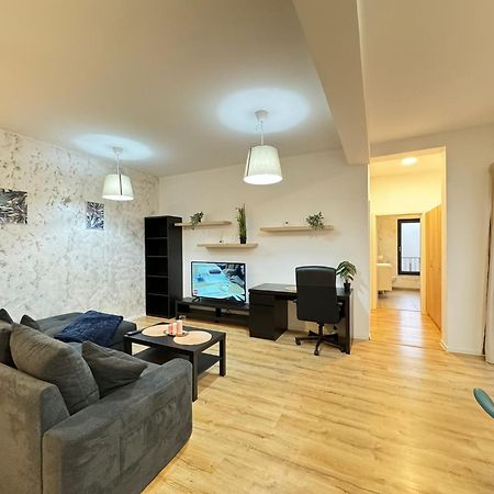 Glam Apartments Lipatti Near Iulius Mall And City Center Тимишоара Екстериор снимка