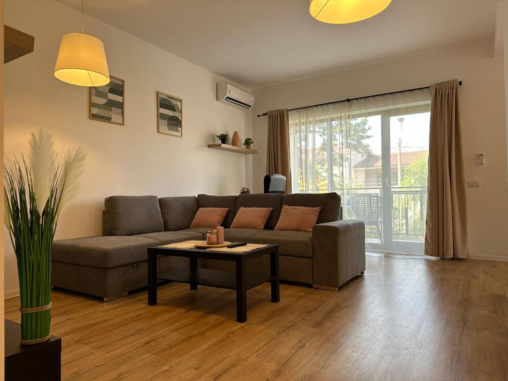 Glam Apartments Lipatti Near Iulius Mall And City Center Тимишоара Екстериор снимка