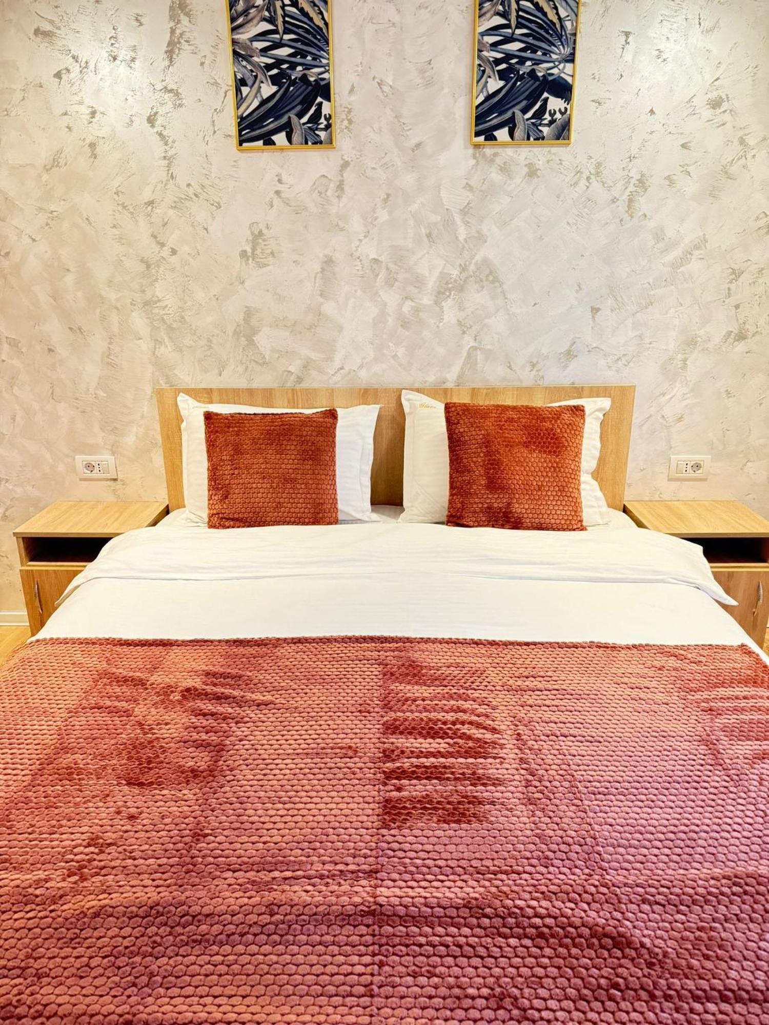 Glam Apartments Lipatti Near Iulius Mall And City Center Тимишоара Екстериор снимка
