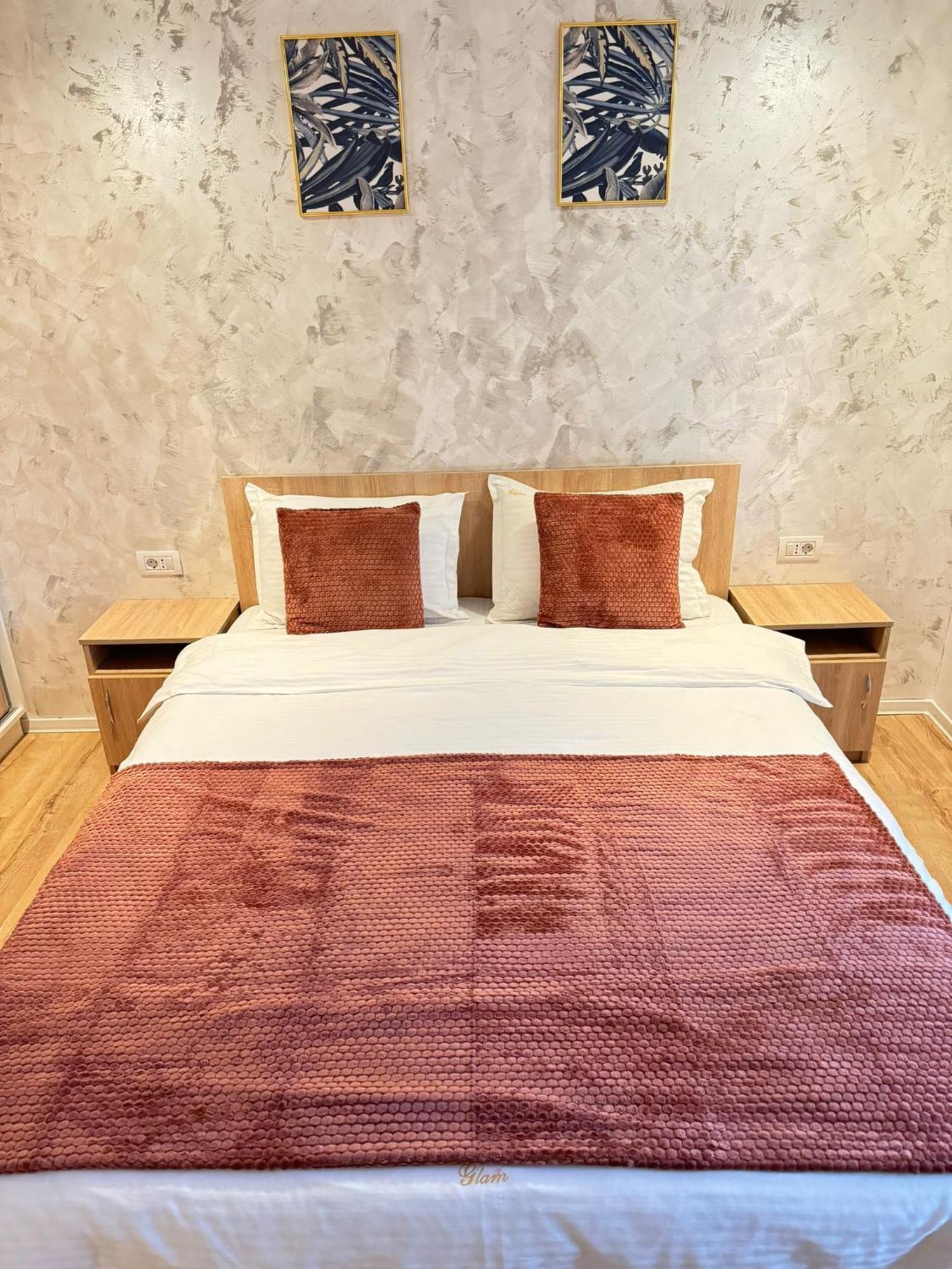 Glam Apartments Lipatti Near Iulius Mall And City Center Тимишоара Екстериор снимка